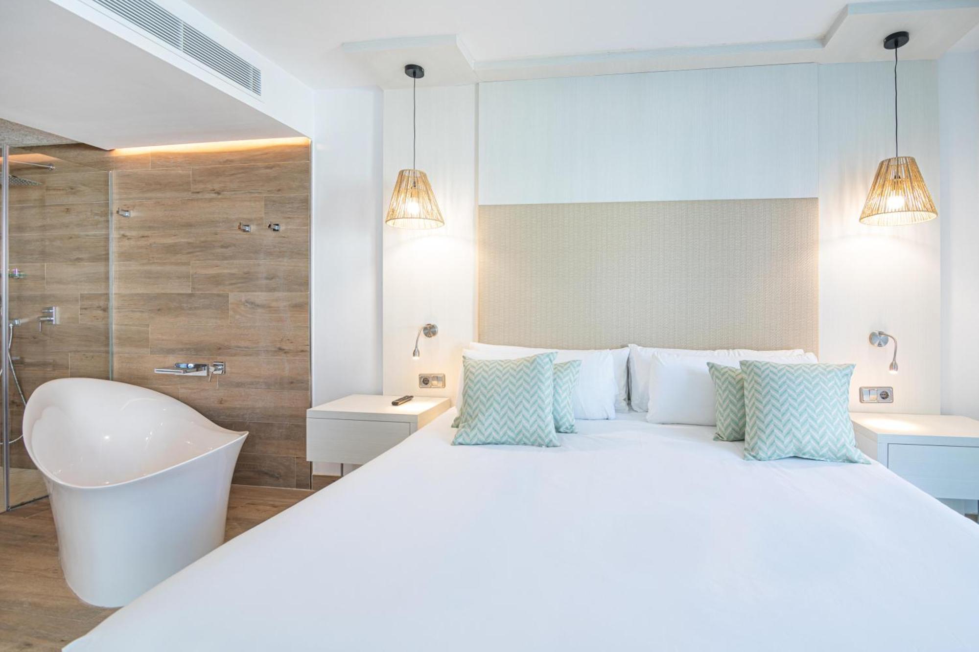 Junior Suite Pool View