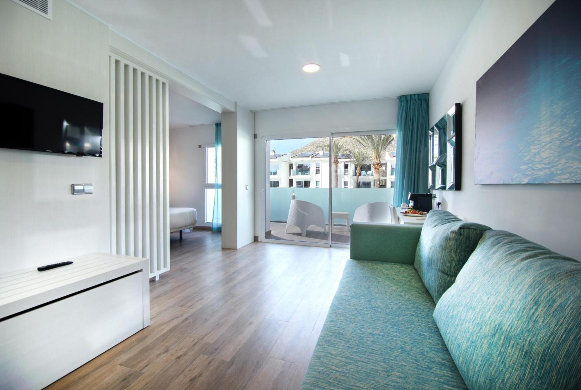 Junior Suite Pool View